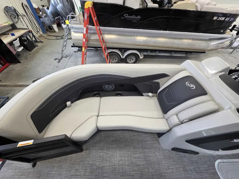 Slide: The Image of Barletta Cabrio 22M 2026 - 20