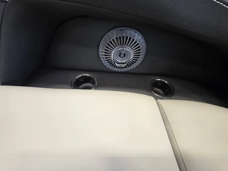 Slide: The Image of Barletta Cabrio 22M 2026 - 22