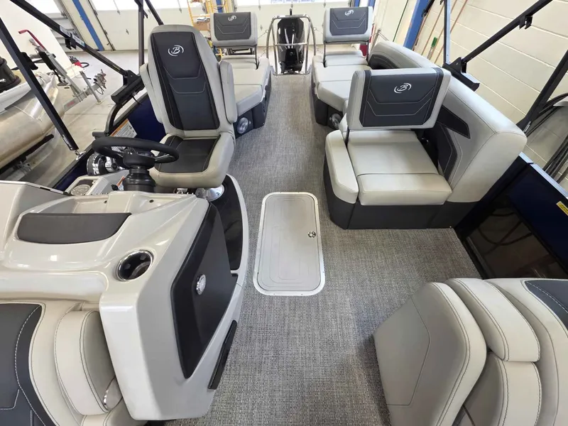 Slide: The Image of Barletta Cabrio 22M 2026 - 23