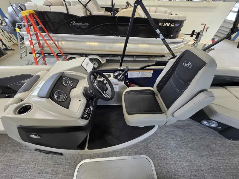 Slide: The Image of Barletta Cabrio 22M 2026 - 25