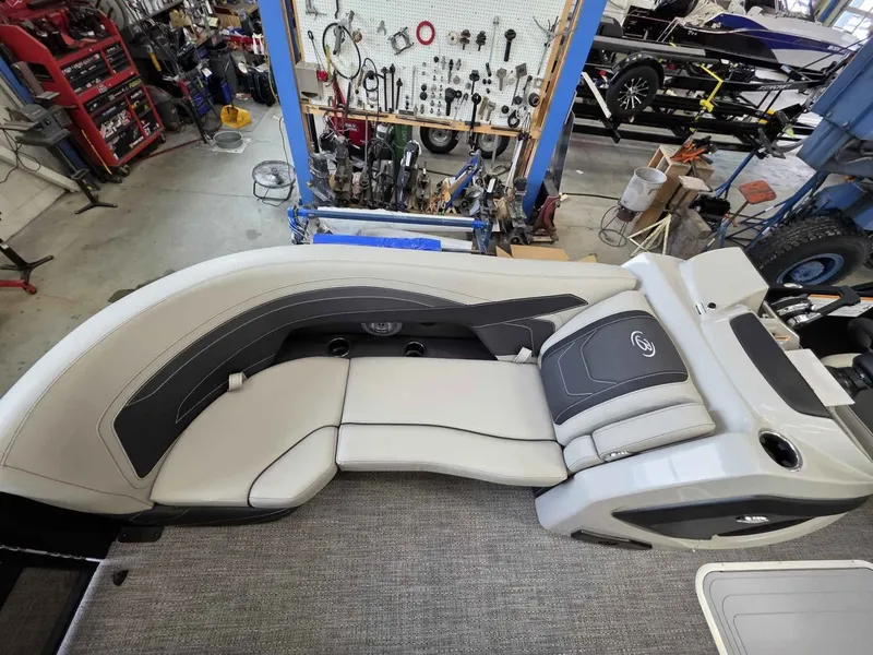 Slide: The Image of Barletta Cabrio 22UC 2026 - 24