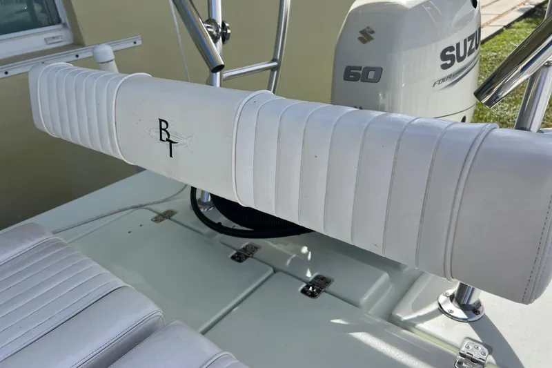 Slide: The Image of 2017 Beavertail Skiffs Mosquito 18 with Suzuki 60 outboard motor, featuring white seating. - 27