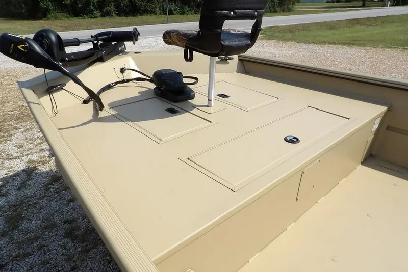 Slide: The Image of 2023 Crestliner 2070 Retriever SC boat deck with seat and trolling motor. - 7