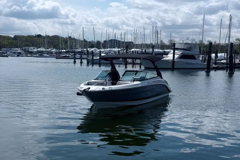 Slide: The Image of Sea Ray SLX 260 Outboard 2024 - 1