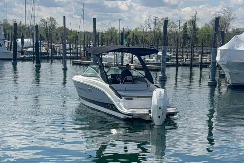Slide: The Image of Sea Ray SLX 260 Outboard 2024 - 63