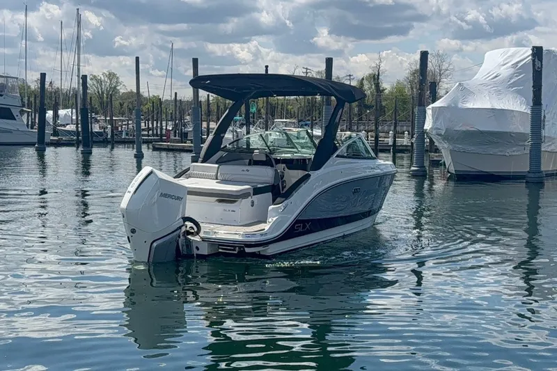 Slide: The Image of Sea Ray SLX 260 Outboard 2024 - 67