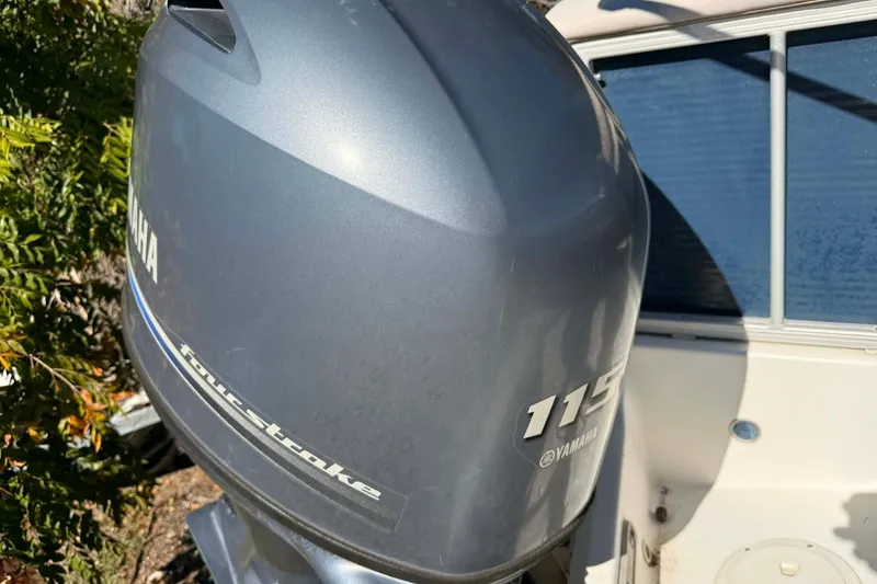 Slide: The Image of Yamaha 115 four-stroke outboard motor on 2017 Hurricane FunDeck 196 OB boat. - 8
