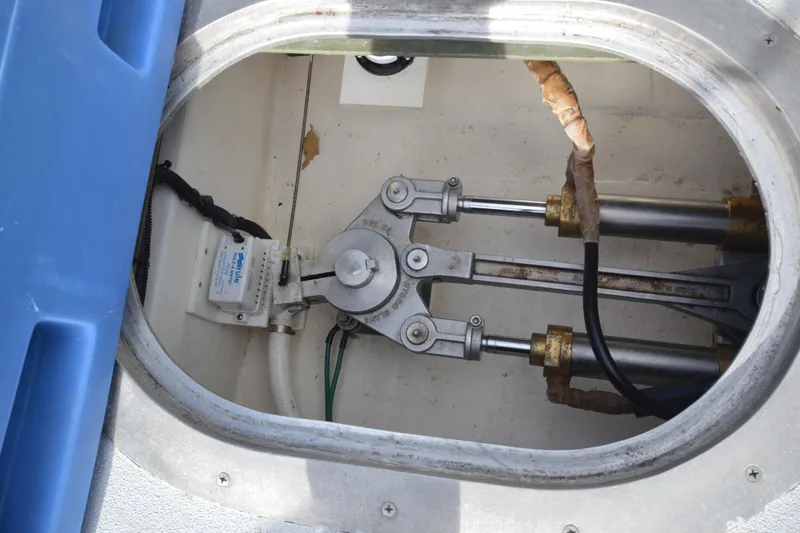 Slide: The Image of Hydraulic steering mechanism in 2008 Wayne Beal EXPRESS boat. - 51