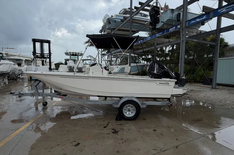 Slide: The Image of Boston Whaler 170 Montauk 2026 - 16