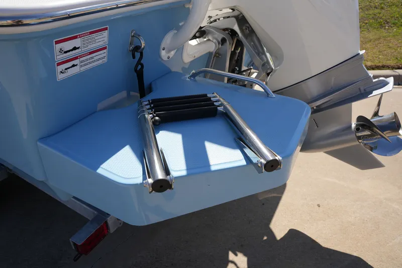 Slide: The Image of Boston Whaler 210 Montauk 2026 - 7
