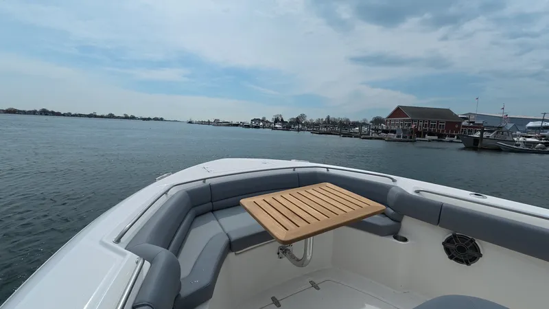 Slide: The Image of Boston Whaler 330 Outrage 2026 - 30