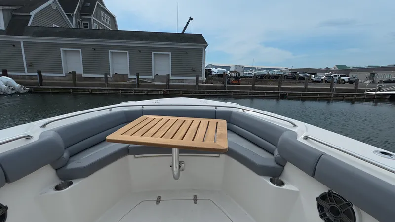 Slide: The Image of Boston Whaler 330 Outrage 2026 - 31