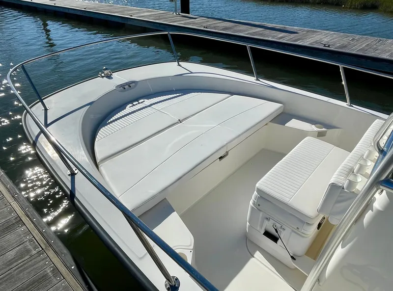 Slide: The Image of Boston Whaler 210 MTK 2017 - 17