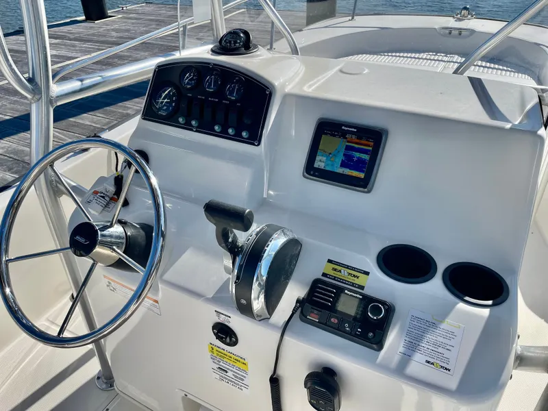 Slide: The Image of Boston Whaler 210 MTK 2017 - 25