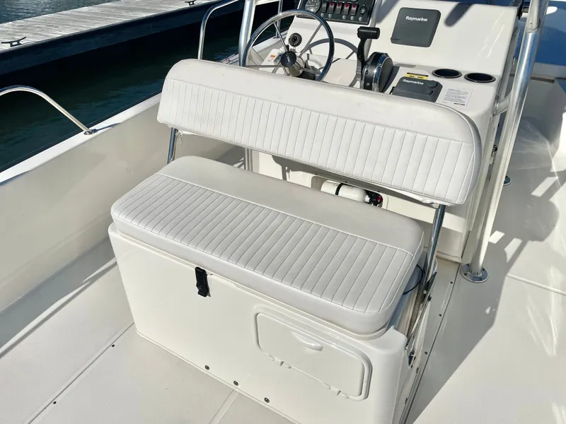 Slide: The Image of Boston Whaler 210 MTK 2017 - 30