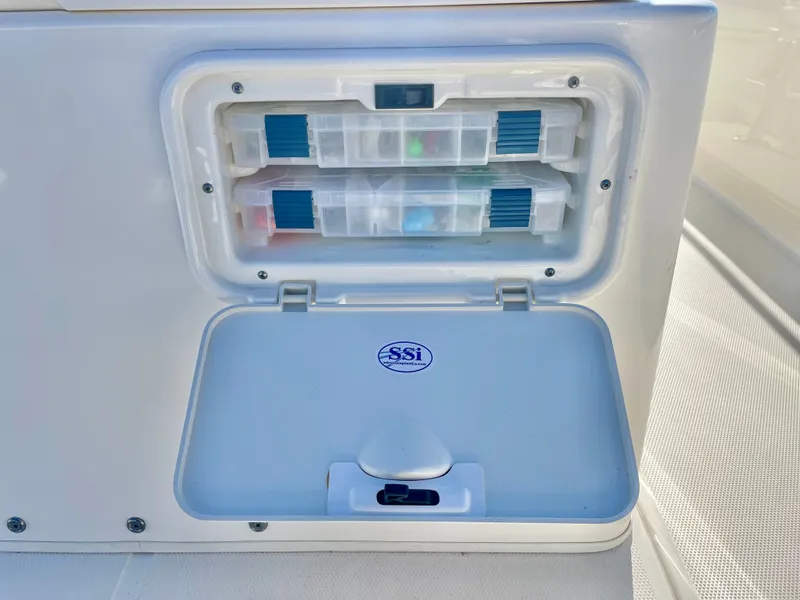 Slide: The Image of Boston Whaler 210 MTK 2017 - 35