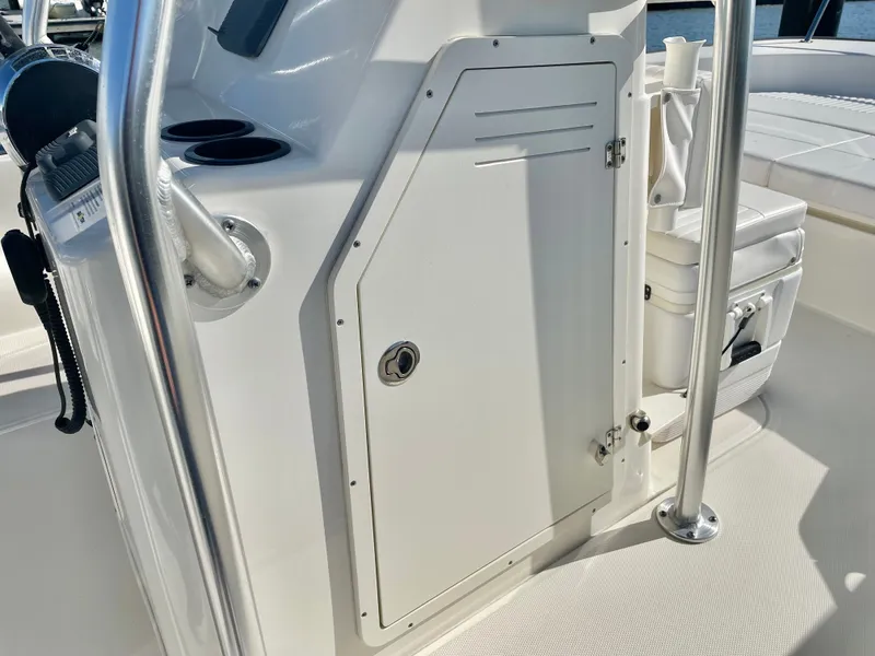 Slide: The Image of Boston Whaler 210 MTK 2017 - 36