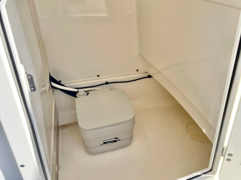 Slide: The Image of Boston Whaler 210 MTK 2017 - 37