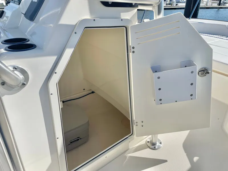 Slide: The Image of Boston Whaler 210 MTK 2017 - 38