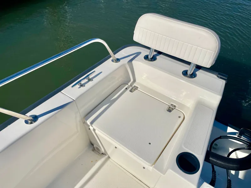Slide: The Image of Boston Whaler 210 MTK 2017 - 40
