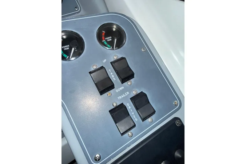 Slide: The Image of Tachometer of 1997 Formula 330 Sun Sport showing engine hours and RPM. - 39