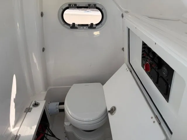 Slide: The Image of Blazer Bay Makaira 2800 2026 - 15