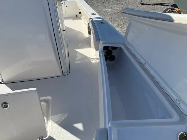 Slide: The Image of Blazer Bay Makaira 2800 2026 - 17