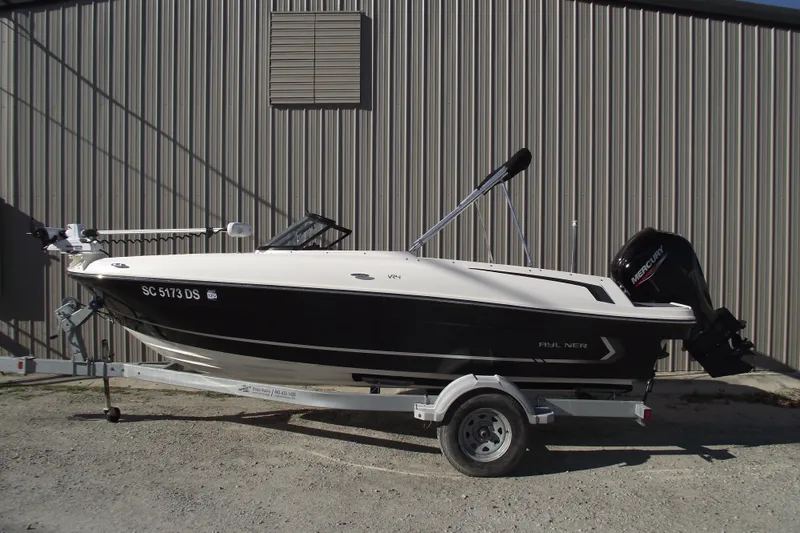 The Image of 2022 Bayliner VR4 Bowrider OB on trailer. - 0