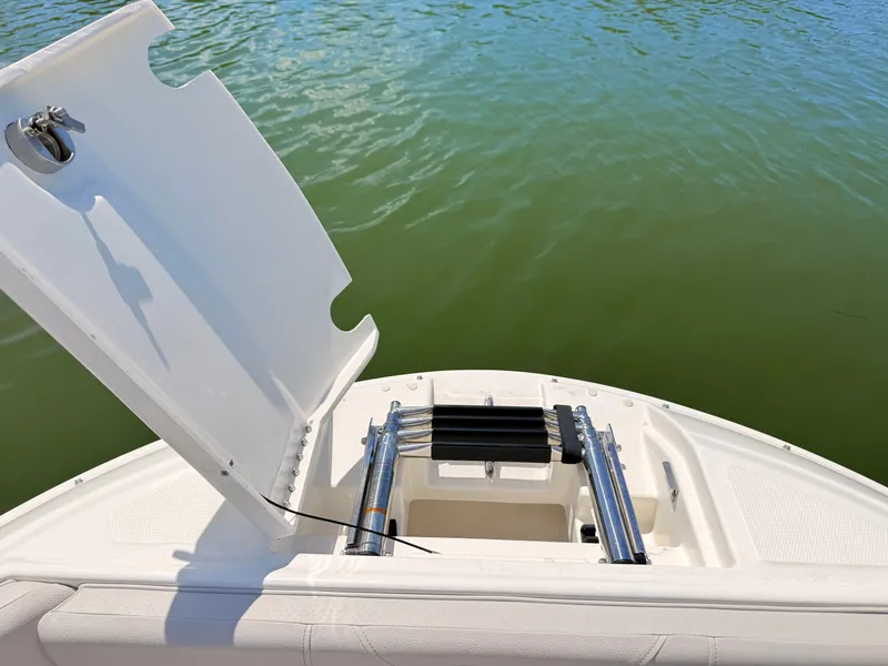 Slide: The Image of Sea Ray SDX 230 Outboard 2026 - 23