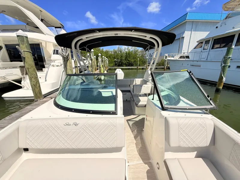 Slide: The Image of Sea Ray SDX 230 Outboard 2026 - 25