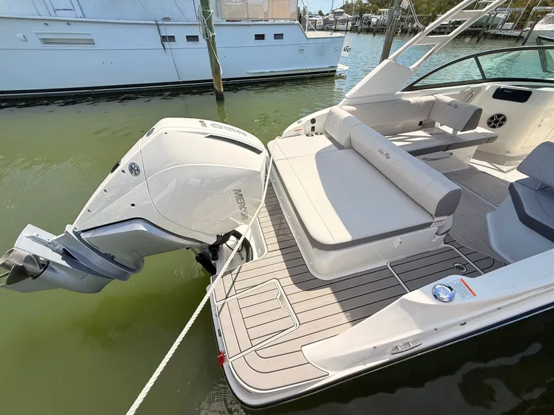 Slide: The Image of Sea Ray SDX 230 Outboard 2026 - 28
