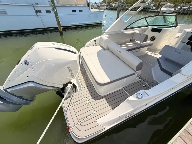Slide: The Image of Sea Ray SDX 230 Outboard 2026 - 29