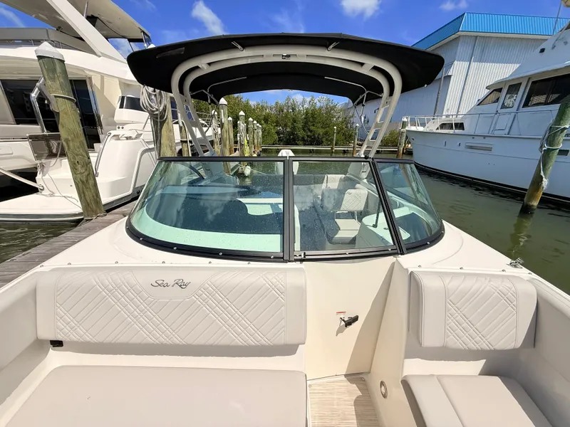 Slide: The Image of Sea Ray SDX 230 Outboard 2026 - 30