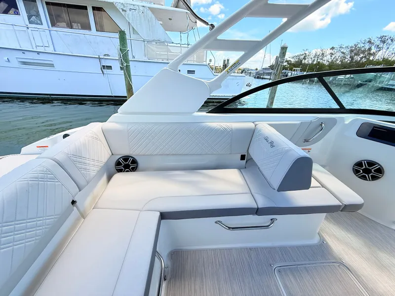 Slide: The Image of Sea Ray SDX 230 Outboard 2026 - 31