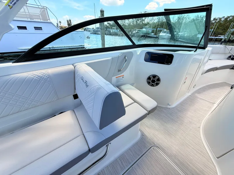Slide: The Image of Sea Ray SDX 230 Outboard 2026 - 35
