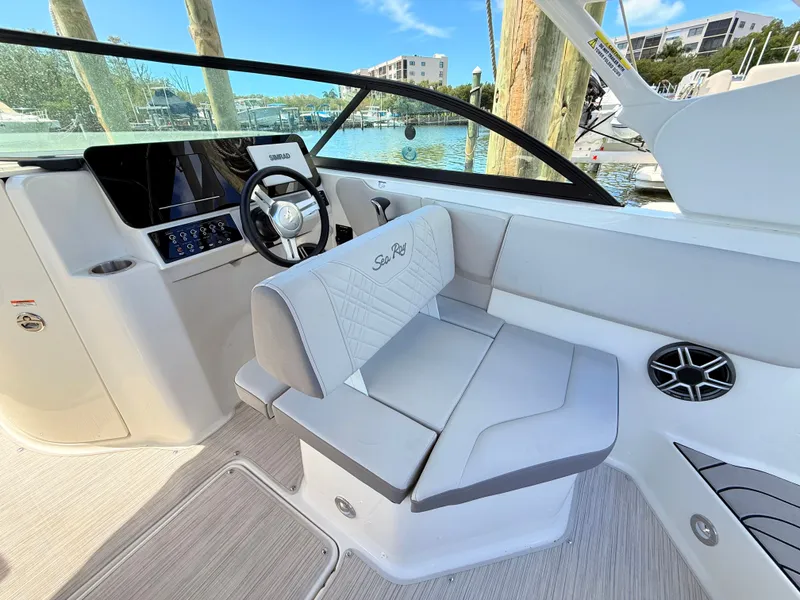 Slide: The Image of Sea Ray SDX 230 Outboard 2026 - 36