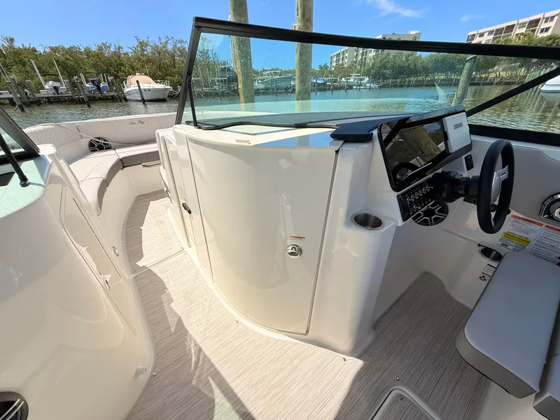 Slide: The Image of Sea Ray SDX 230 Outboard 2026 - 43