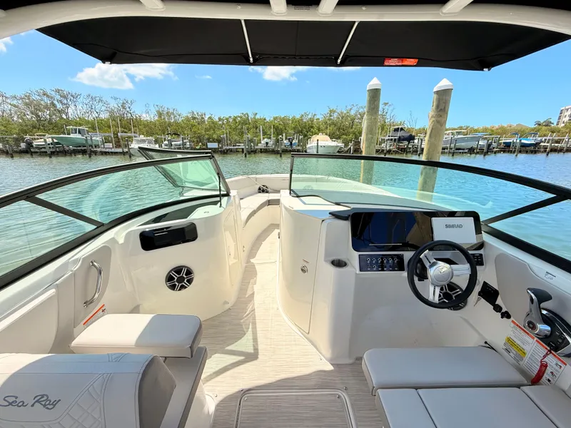 Slide: The Image of Sea Ray SDX 230 Outboard 2026 - 45