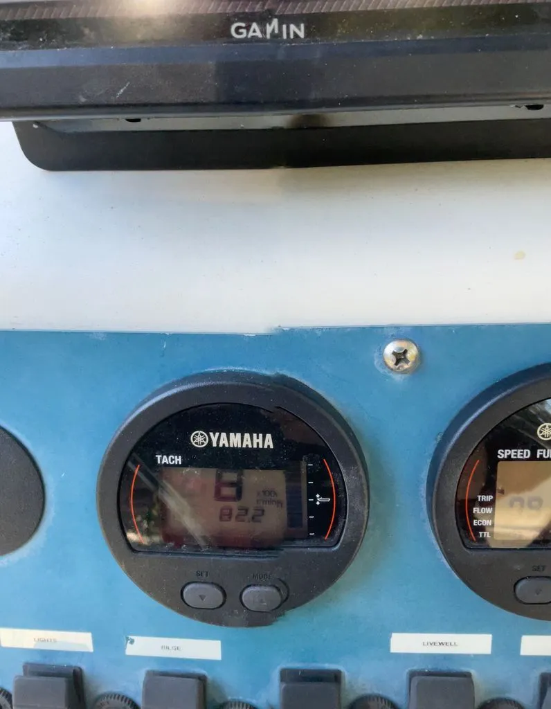 Slide: The Image of Sea Pro 219 Center Console 1999 - 11