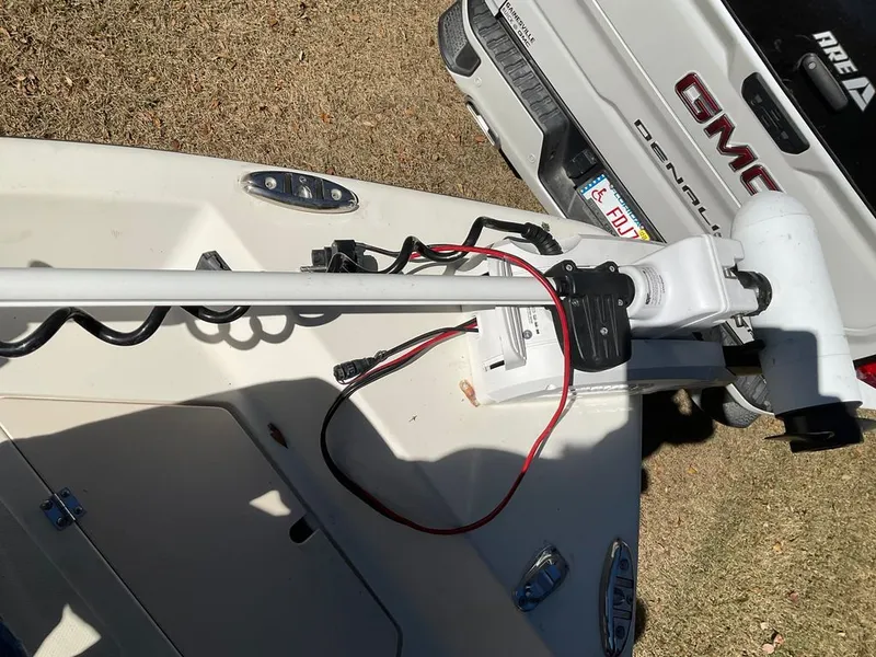 Slide: The Image of Sea Pro 219 Center Console 1999 - 8