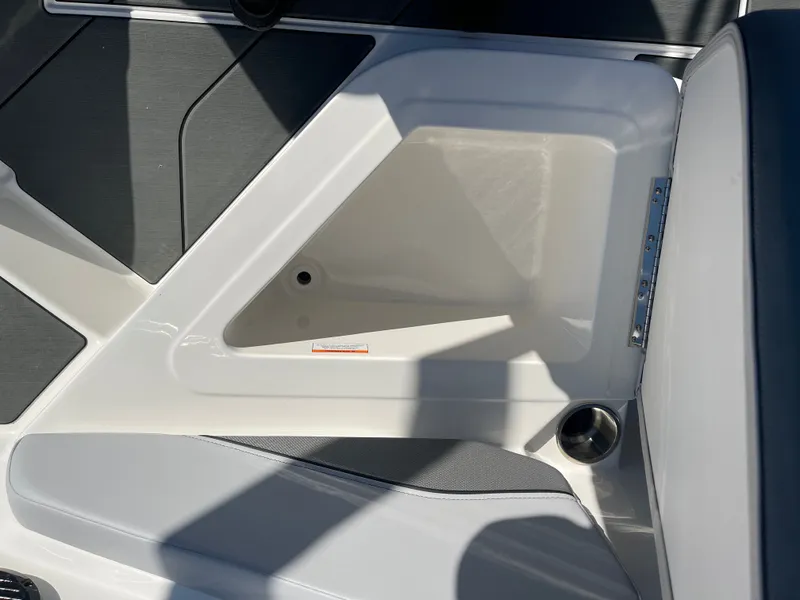 Slide: The Image of Bayliner V20 2026 - 18