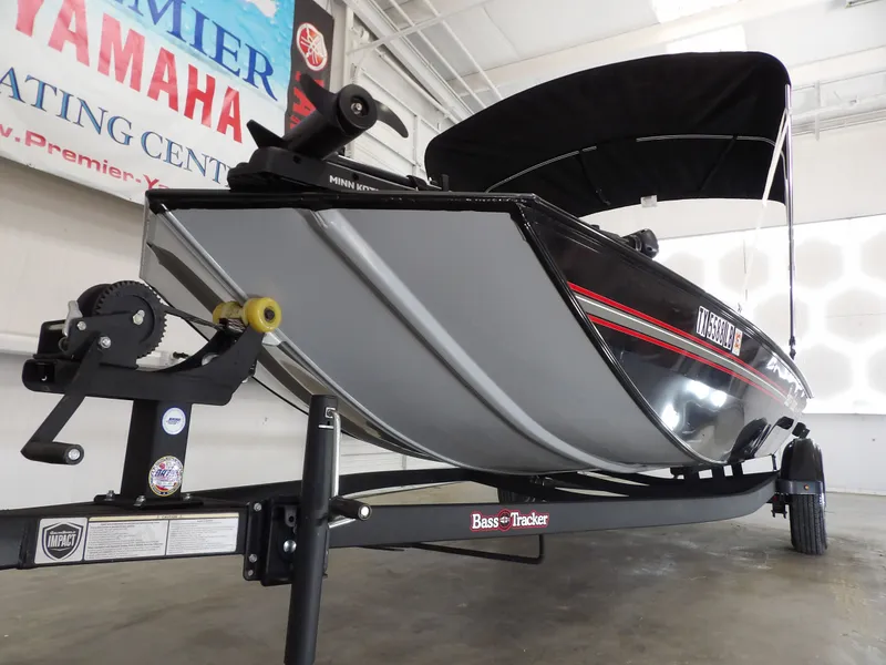 Slide: The Image of Tracker Bass Tracker Classic XL 2024 - 5