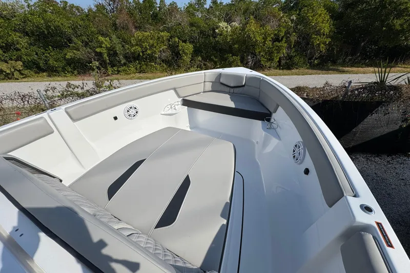 Slide: The Image of Bow lounge seating on Monterey Elite 25 OB - 8