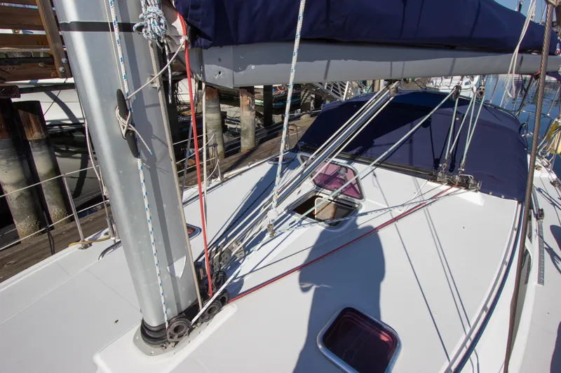 Slide: The Image of 2008 Catalina 42 MkII sailboat deck with rigging and mast details. - 33