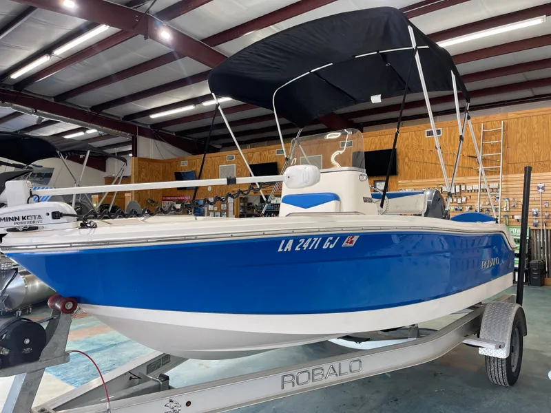 Slide: The Image of Robalo R160 Center Console 2018 - 22