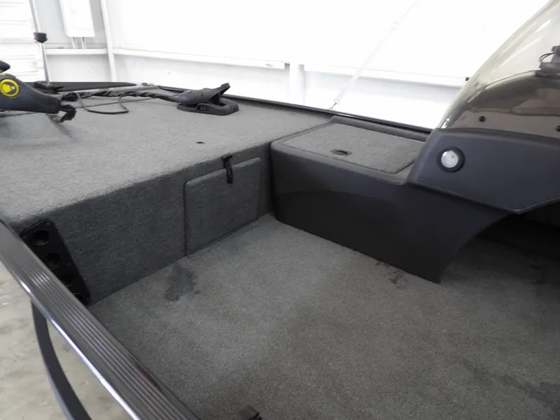 Slide: The Image of Tracker Bass Tracker Classic XL 2024 - 14