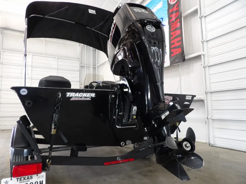 Slide: The Image of Tracker Bass Tracker Classic XL 2024 - 8