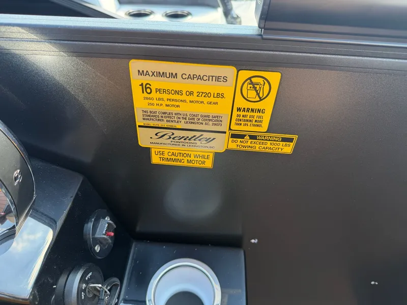 Slide: The Image of Safety label on Bentley Pontoons ELITE 253 ADMIRAL 2026. - 13