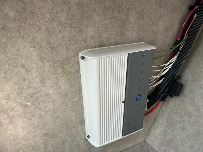 Slide: The Image of Boat audio amplifier in a 2015 Formula 310 Bowrider. - 22