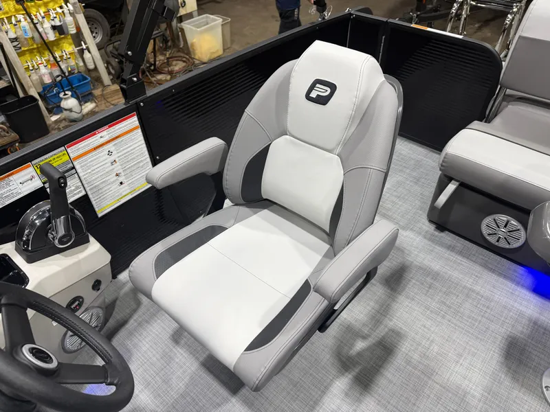 Slide: The Image of Princecraft Vectra 23 RL 2026 - 11